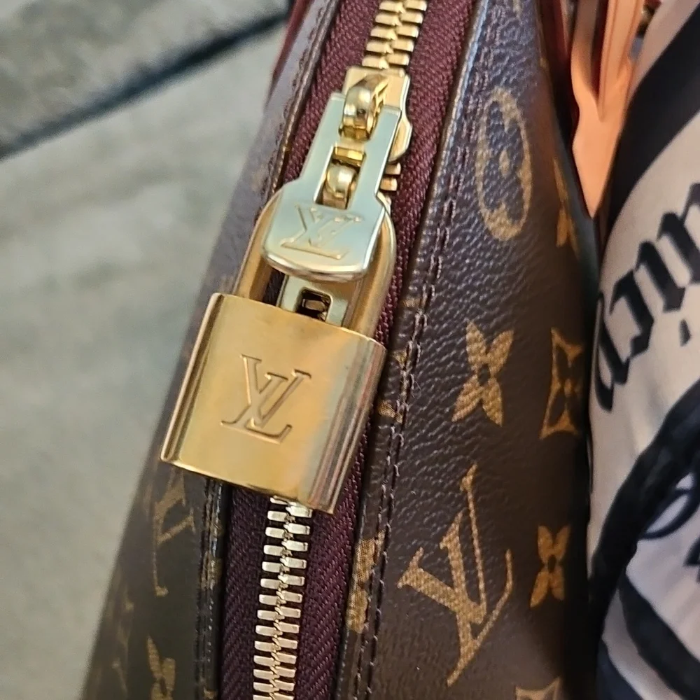 Louis Vuitton Alma GM Monogram Near Excellent Conditions - Picture 2 of 14